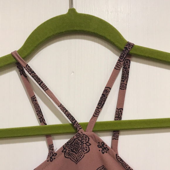 ❌SOLD❌Forever 21 pale pink flowy crop top - Picture 2 of 4